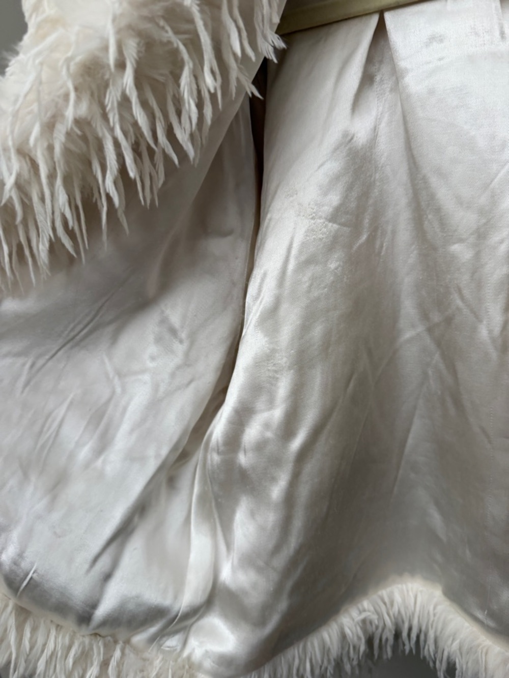 Alice K Cropped Fur Coat - Picture 7 of 7
